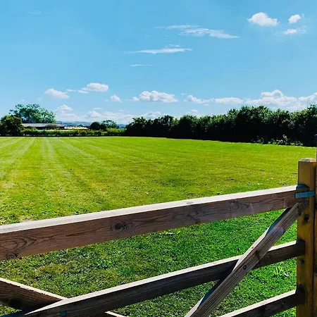 Luxury Boutique Country With Hot Tub Holiday home *