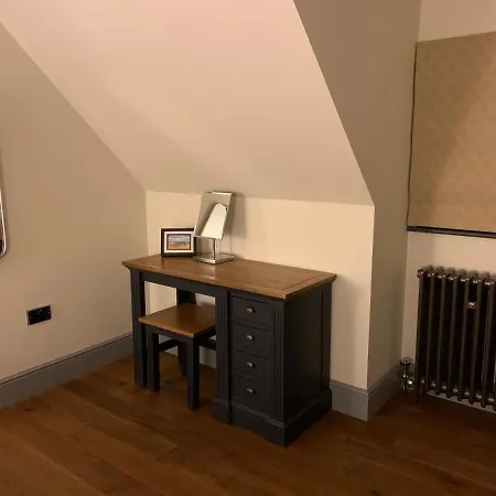 Luxury Boutique Country With Hot Tub 度假居 *