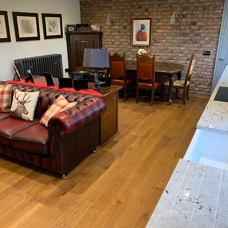 Luxury Boutique Country With Hot Tub Сasa de vacaciones York