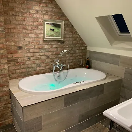 Luxury Boutique Country With Hot Tub *